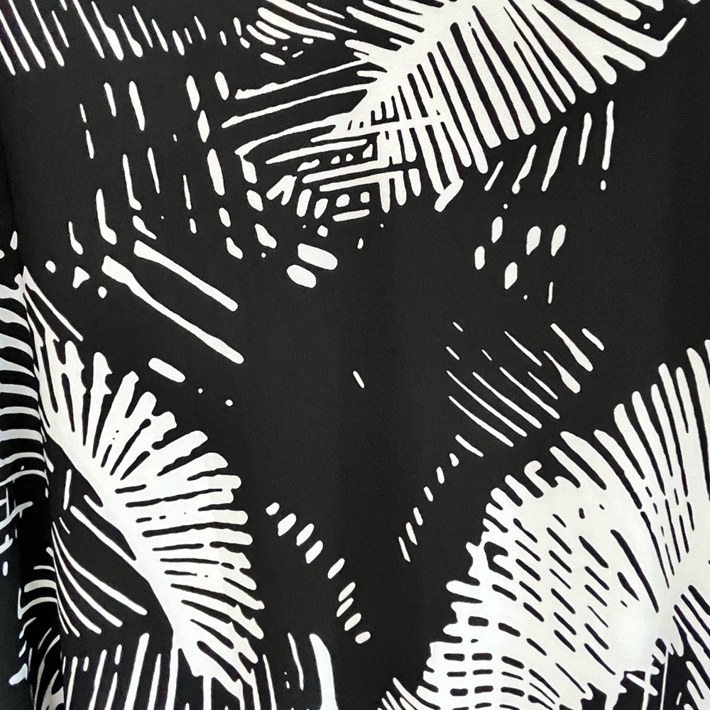Anne Klein Sleeveless Tropical Monochrome Palm Frond Midi Dress - Picture 3 of 11